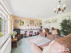 Sitting Room- click for photo gallery